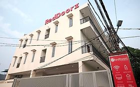 Reddoorz Near Taman Palem